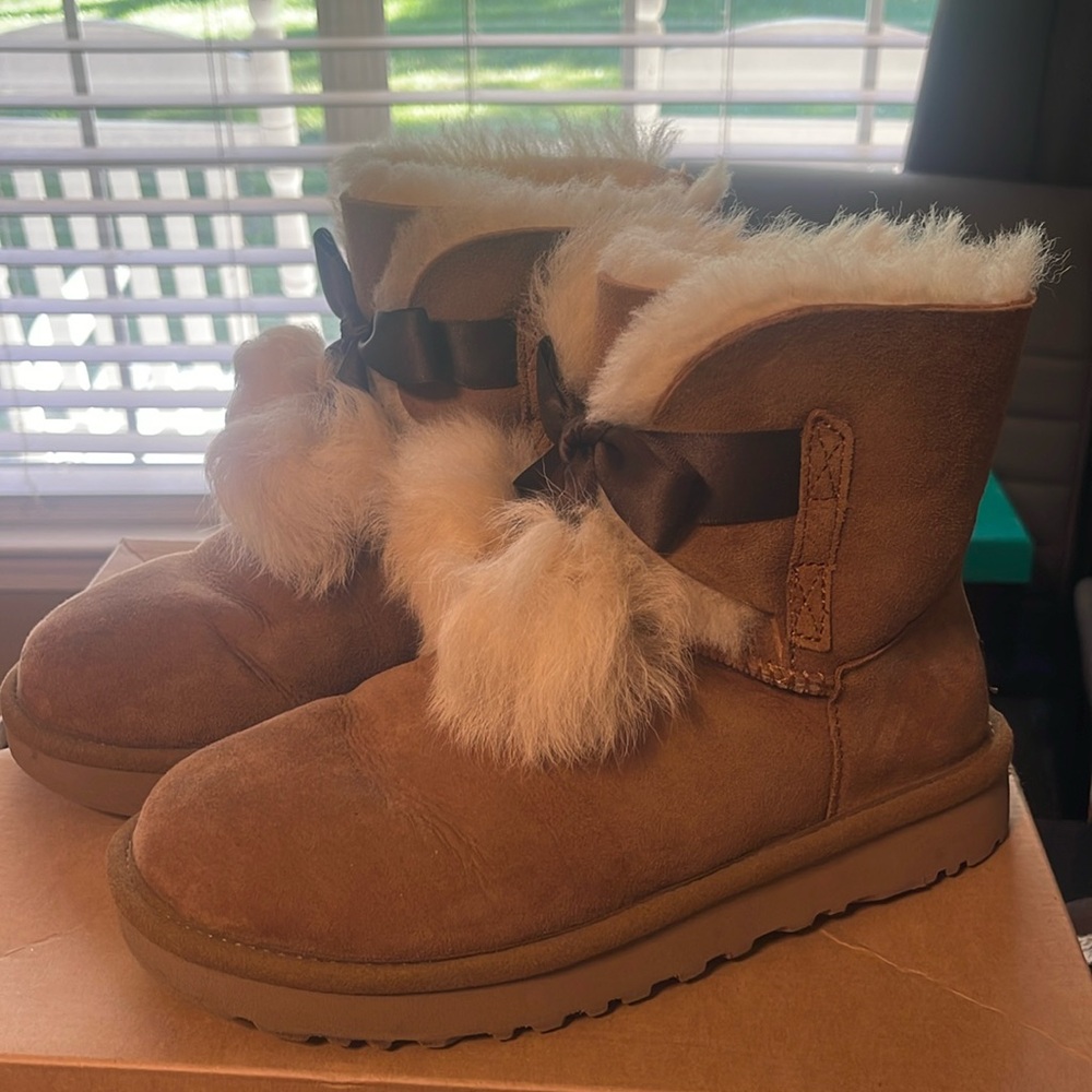 Ugg midi boots. Size 6